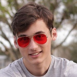 Meet your Posher, Max